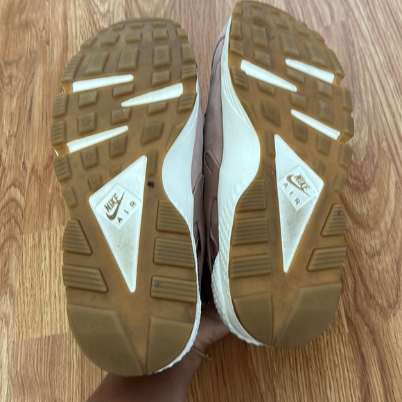 Nike Air Huarache Run Pink size 9.5 - Picture 9 of 13